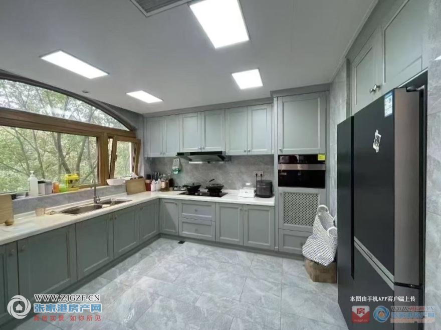 17584252.jpg?x-oss-process=image/resize,w_880