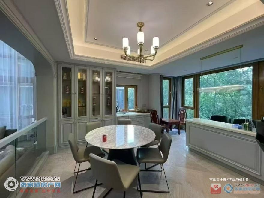 17583584.jpg?x-oss-process=image/resize,w_880