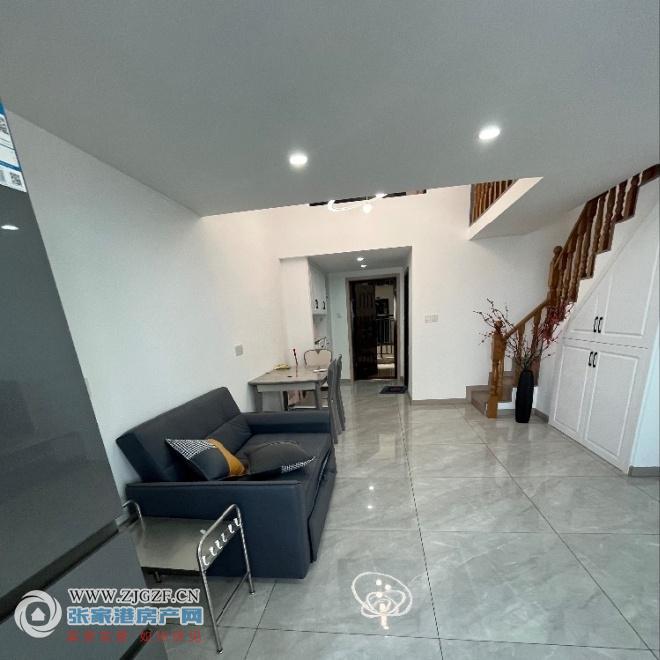 105734560_.jpg?x-oss-process=image/resize,w_880