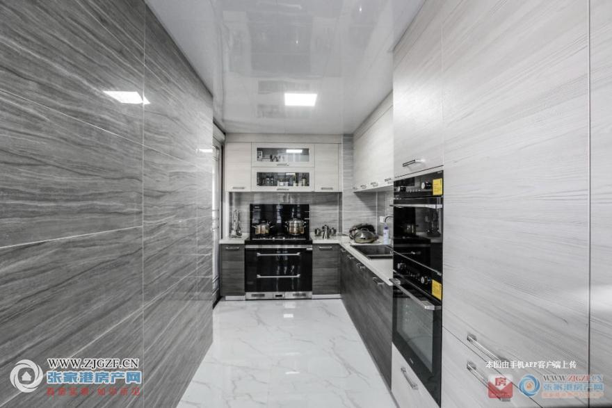 165358936.jpg?x-oss-process=image/resize,w_880