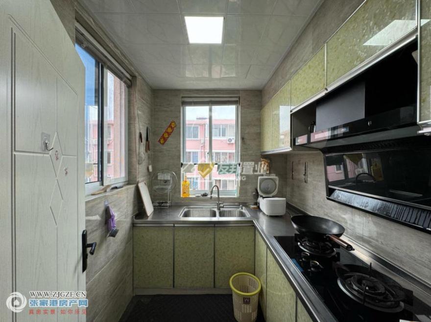 --20251002-13.jpg?x-oss-process=image/resize,w_880