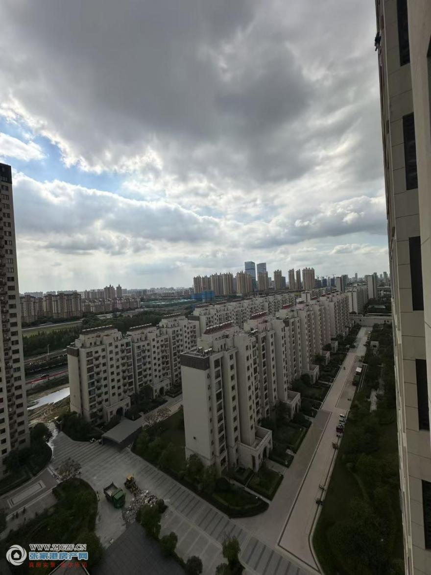 01b7a665e7e535b8a2b1695690a354eb.jpg?x-oss-process=image/resize,w_880