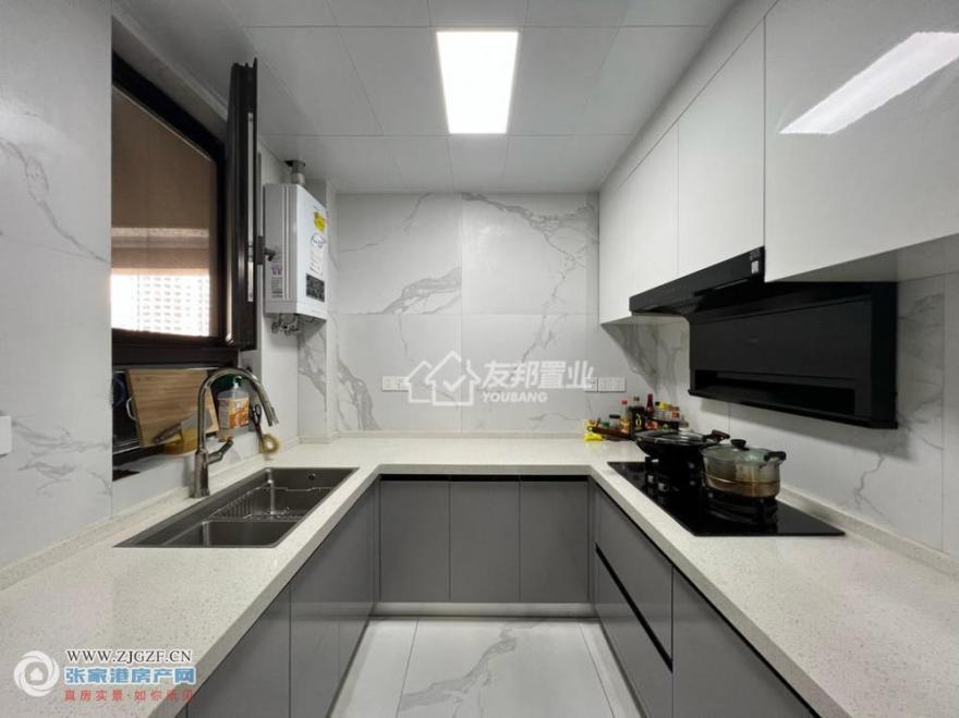 Z()--20251017-8.jpg?x-oss-process=image/resize,w_880