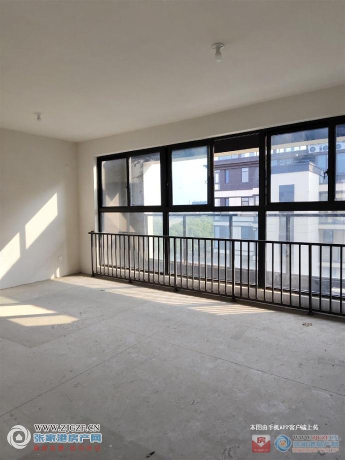 132620748.jpg?x-oss-process=image/resize,w_880