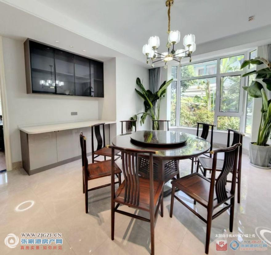 114624432.jpg?x-oss-process=image/resize,w_880