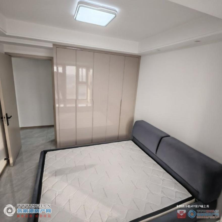 193717480.jpg?x-oss-process=image/resize,w_880