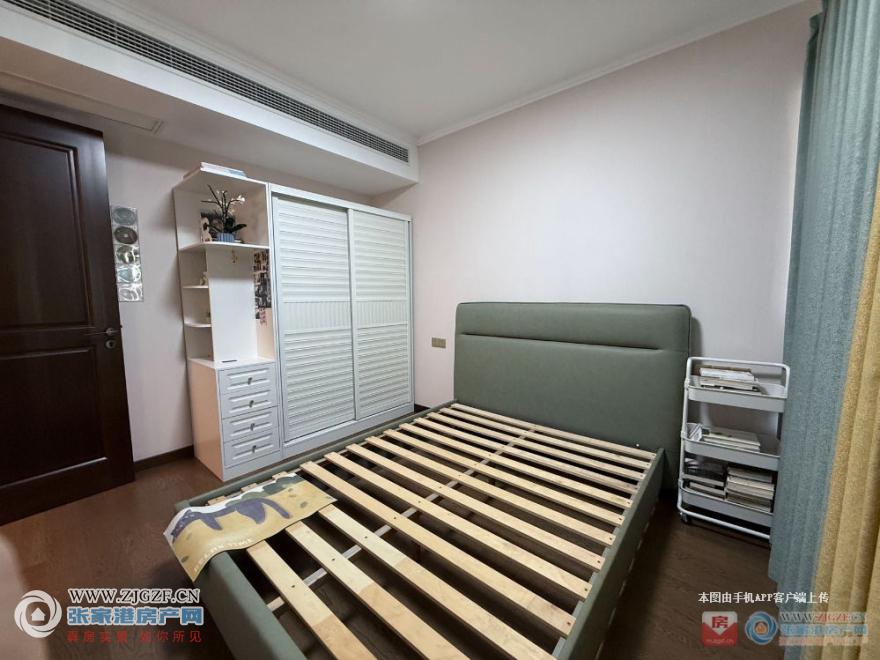 141747472.jpg?x-oss-process=image/resize,w_880