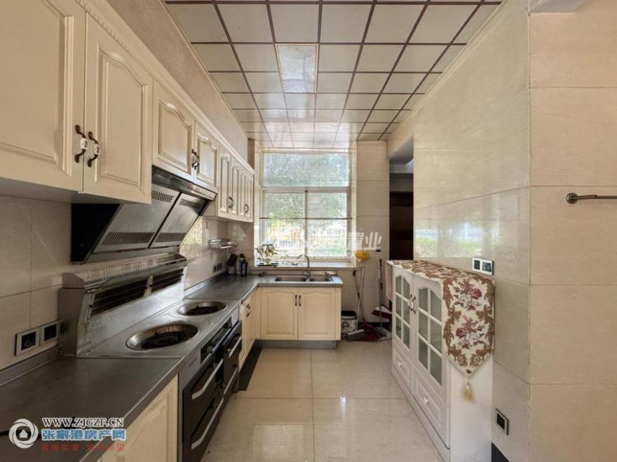 --20251121-18.jpg?x-oss-process=image/resize,w_880