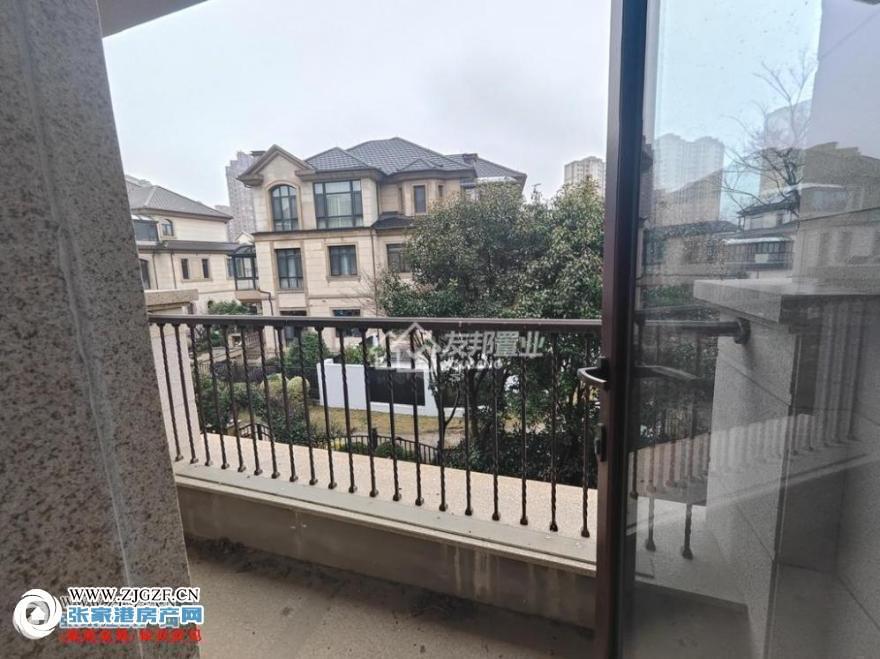 20251112082339_91782.jpg?x-oss-process=image/resize,w_880