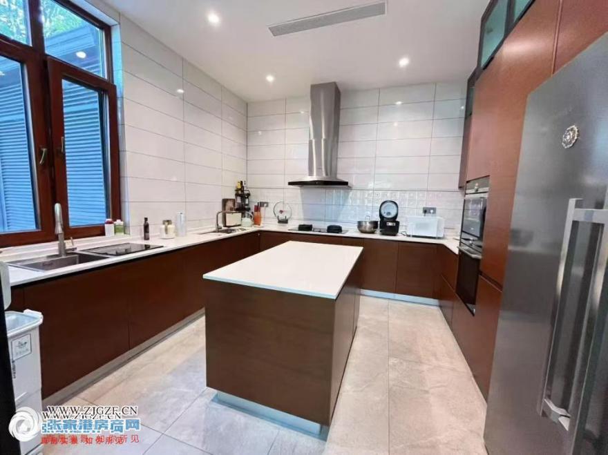 20250902110039_11370.jpg?x-oss-process=image/resize,w_880