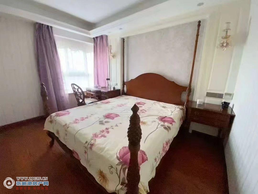 蓝波金典中介出租图片