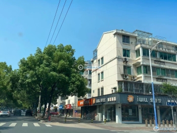 张家港新市河路门面封面图