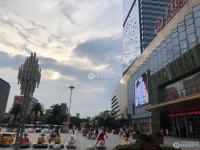 万达广场实景图，拍摄于2021/6/10