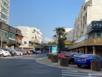 美食街实景图，拍摄于2021/6/21