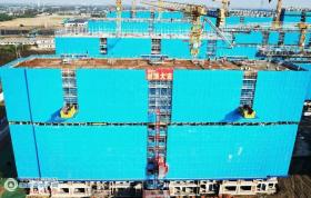  11月25日，张家港韩山六期安置房项目首栋单体顺利封顶