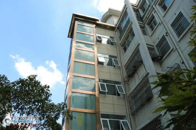 云盘三村40幢一单元加装的电梯终于通过验收,正式投入使用!