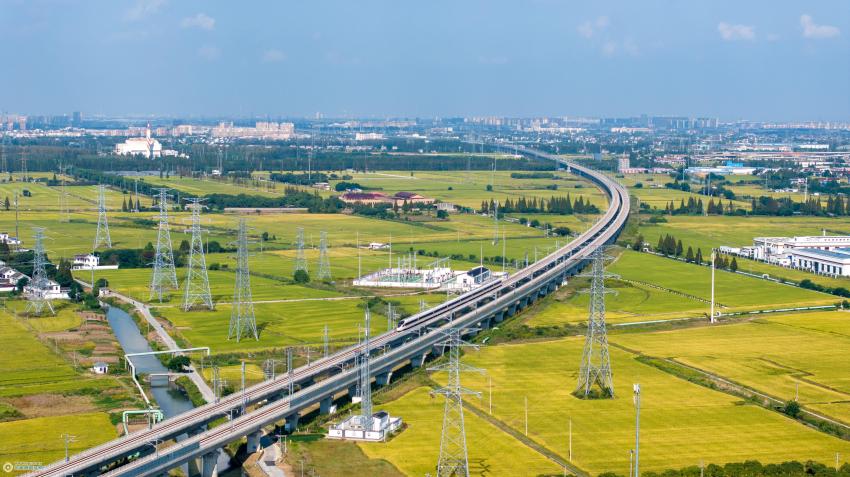 张家港正抓紧建设总长593公里的城区快速路东线南线西线北线